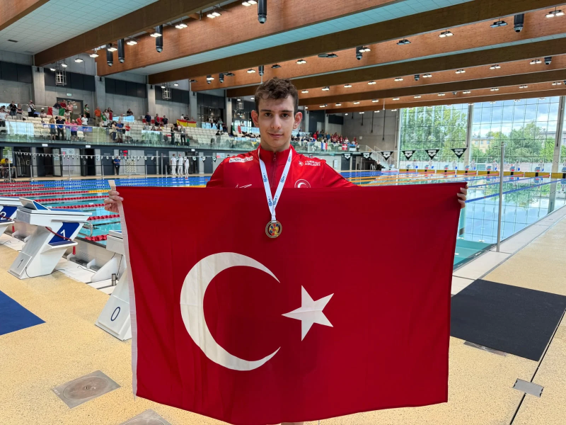SPORCUMUZ POLONYA’DA GURURU YAŞATTI
