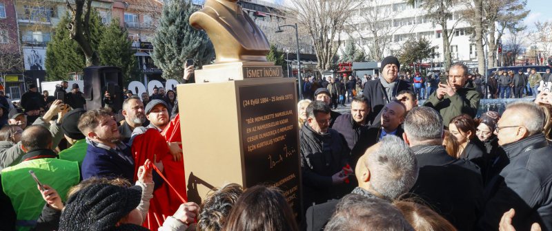 İSMET İNÖNÜ BÜSTÜ AÇILDI